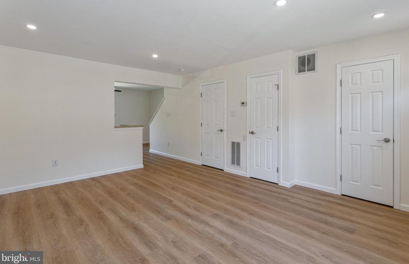 1985 Winslow Ct, Woodbridge VA  22191-4920 exterior