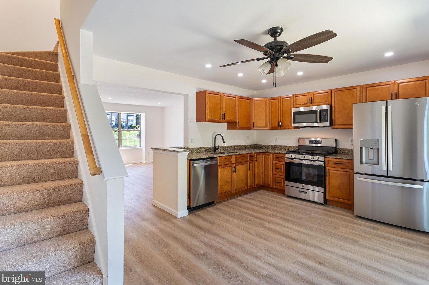 1985 Winslow Ct, Woodbridge VA  22191-4917 exterior