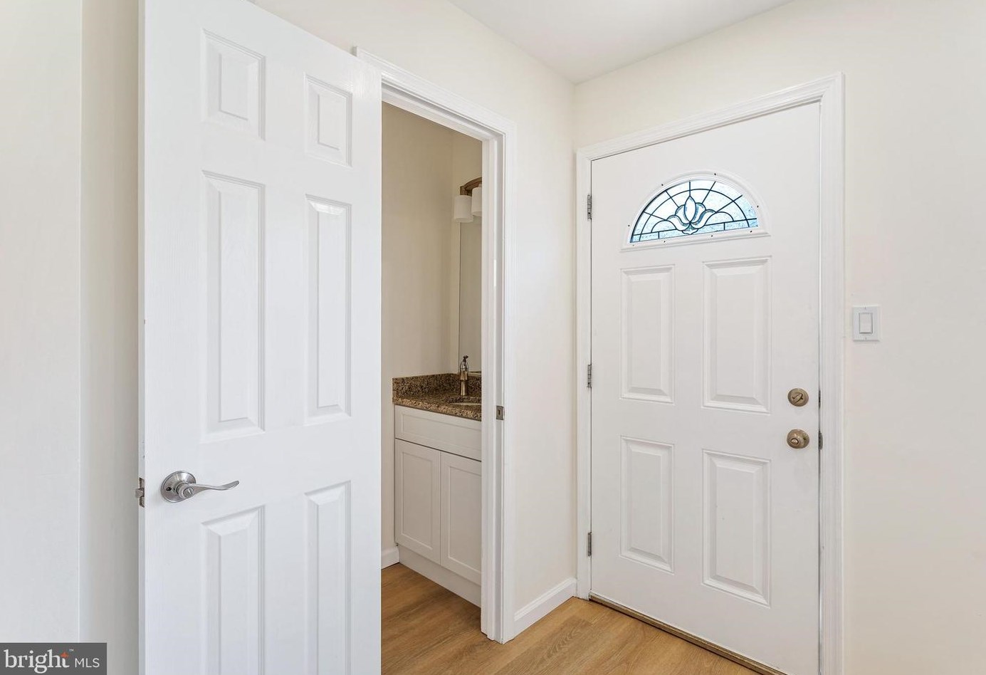 1985 Winslow Ct, Woodbridge VA  22191-4920 exterior