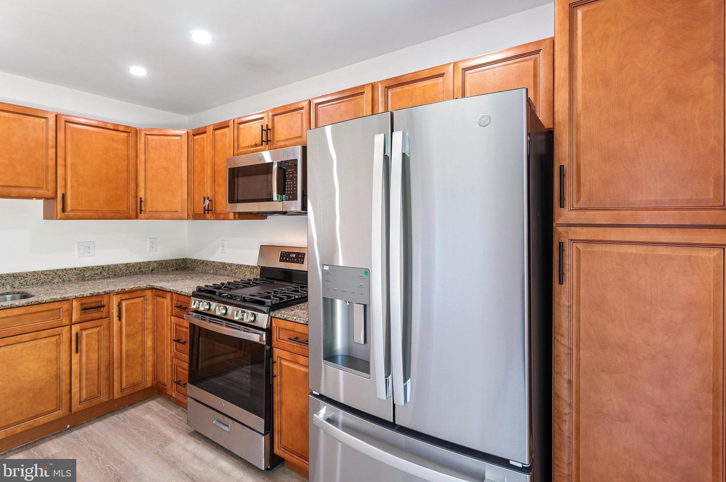 1985 Winslow Ct, Woodbridge VA  22191-4920 exterior