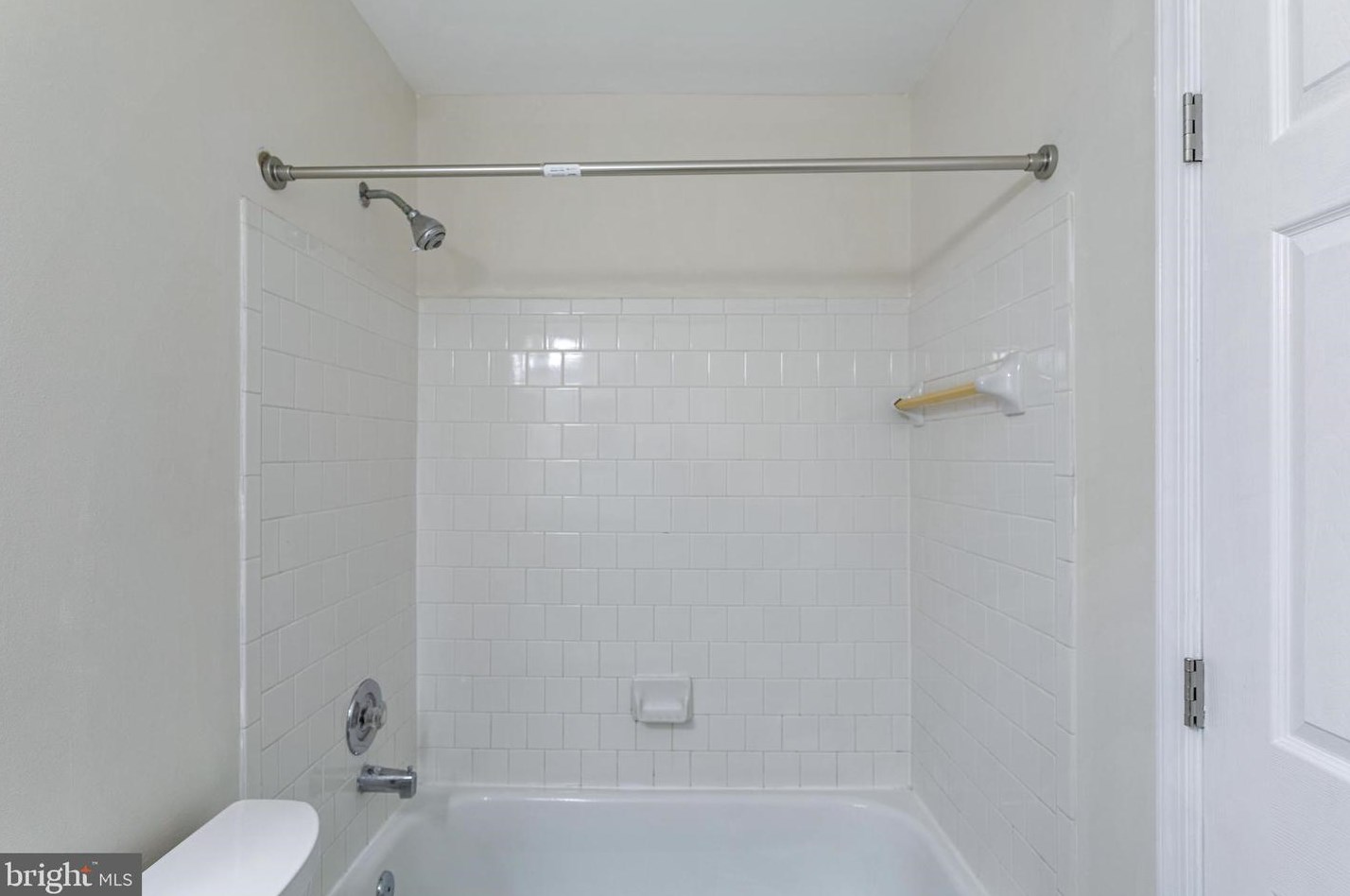 1985 Winslow Ct, Woodbridge VA  22191-4920 exterior