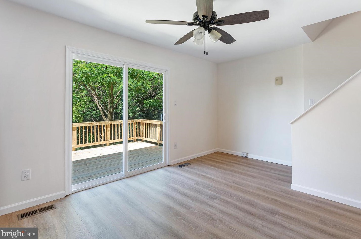 1985 Winslow Ct, Woodbridge VA  22191-4920 exterior
