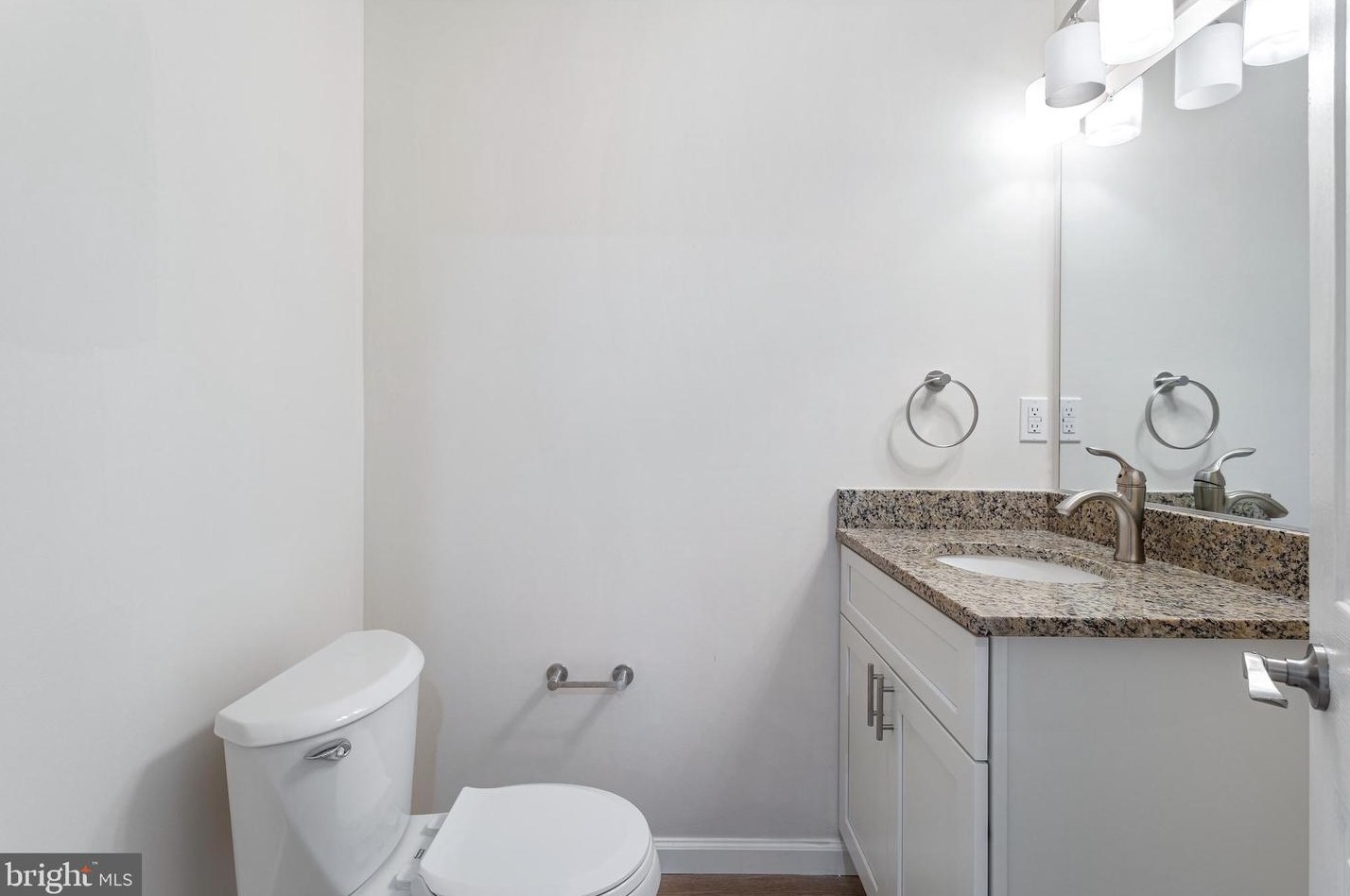 1985 Winslow Ct, Woodbridge VA  22191-4920 exterior