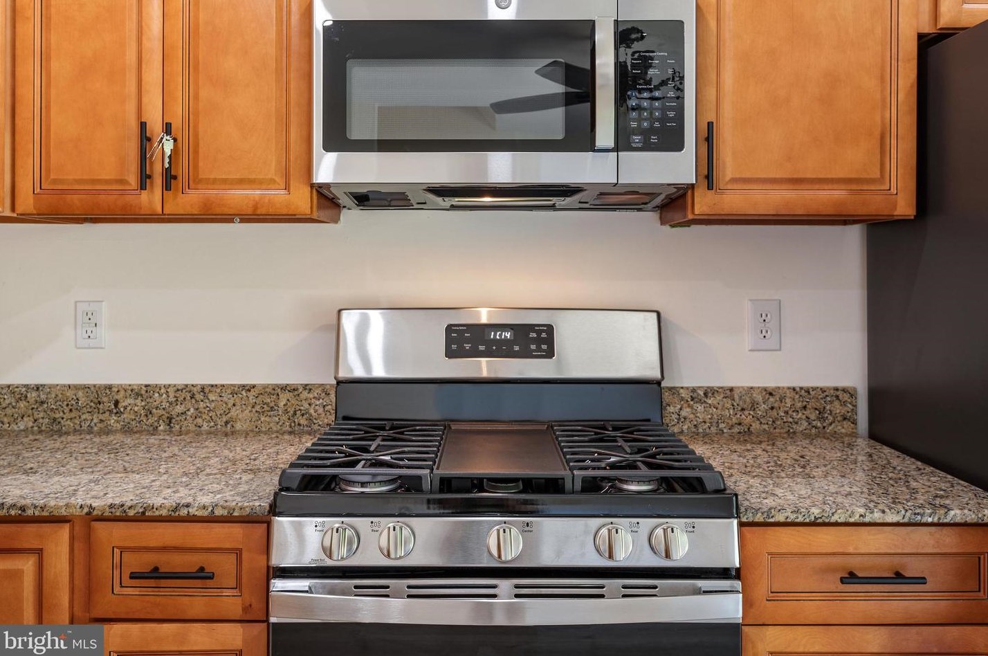 1985 Winslow Ct, Woodbridge VA  22191-4920 exterior