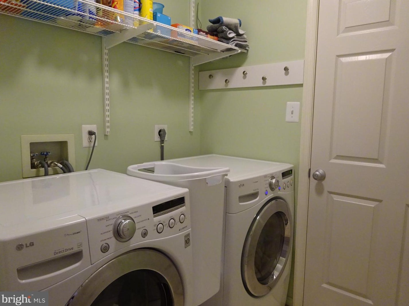 6601 Deep Hollow Ln, Manassas VA 20112-8620 exterior