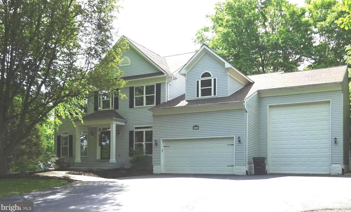 6601 Deep Hollow Ln, Manassas VA 20112-8620 exterior