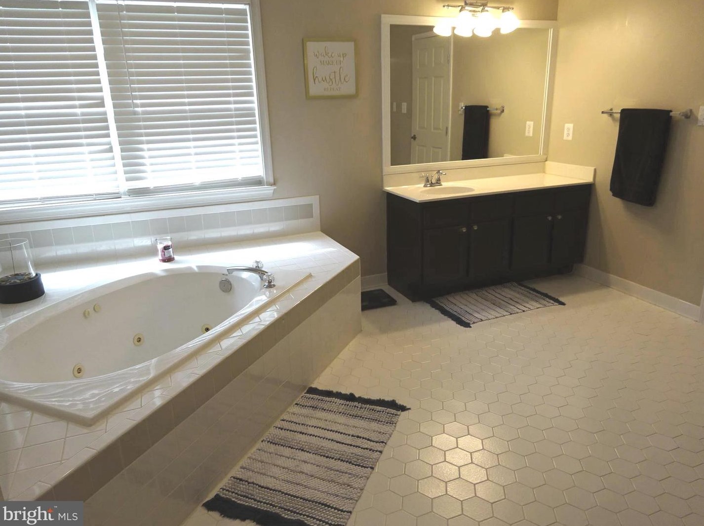 6601 Deep Hollow Ln, Manassas VA 20112-8620 exterior