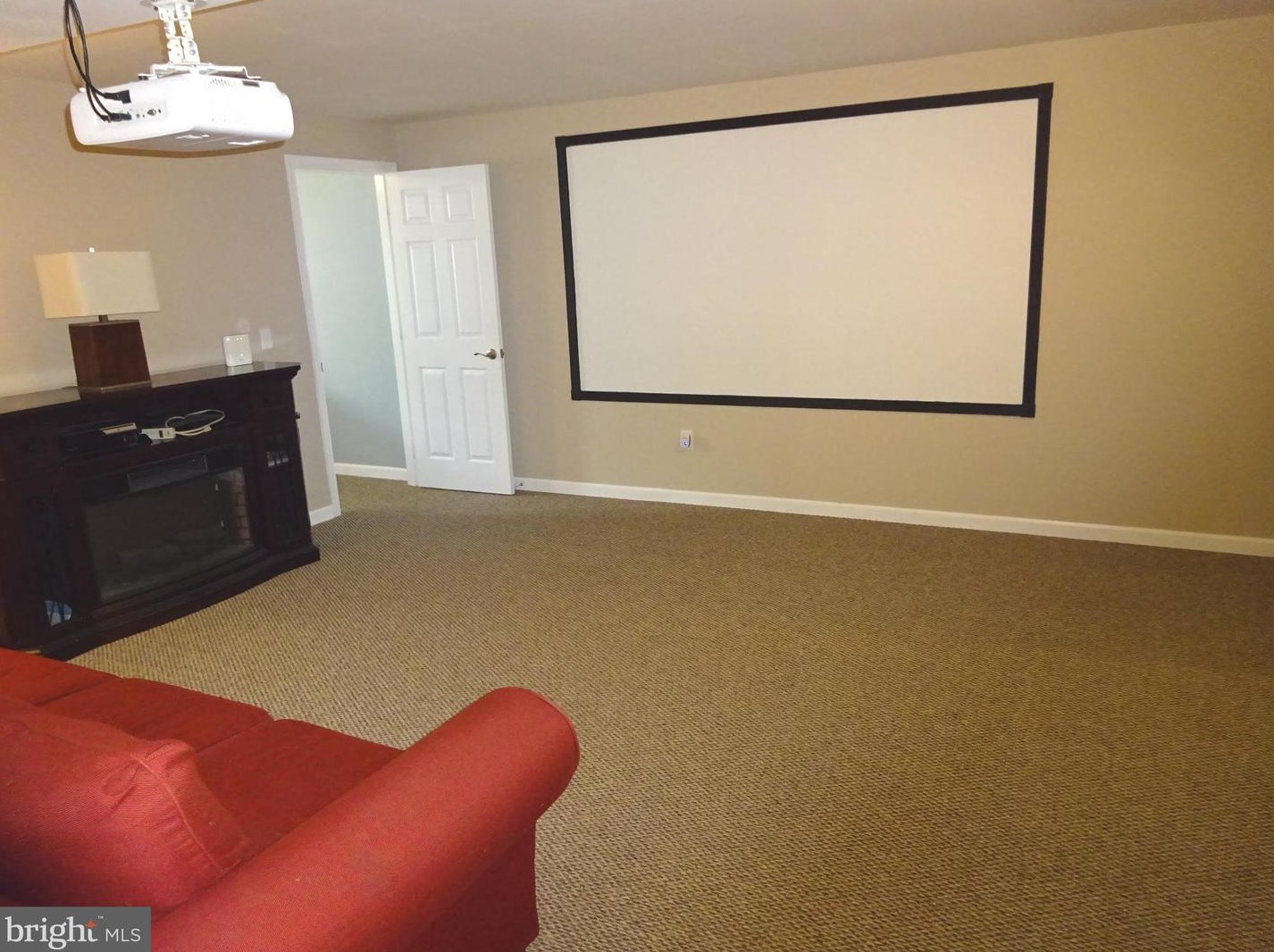 6601 Deep Hollow Ln, Manassas VA 20112-8620 exterior