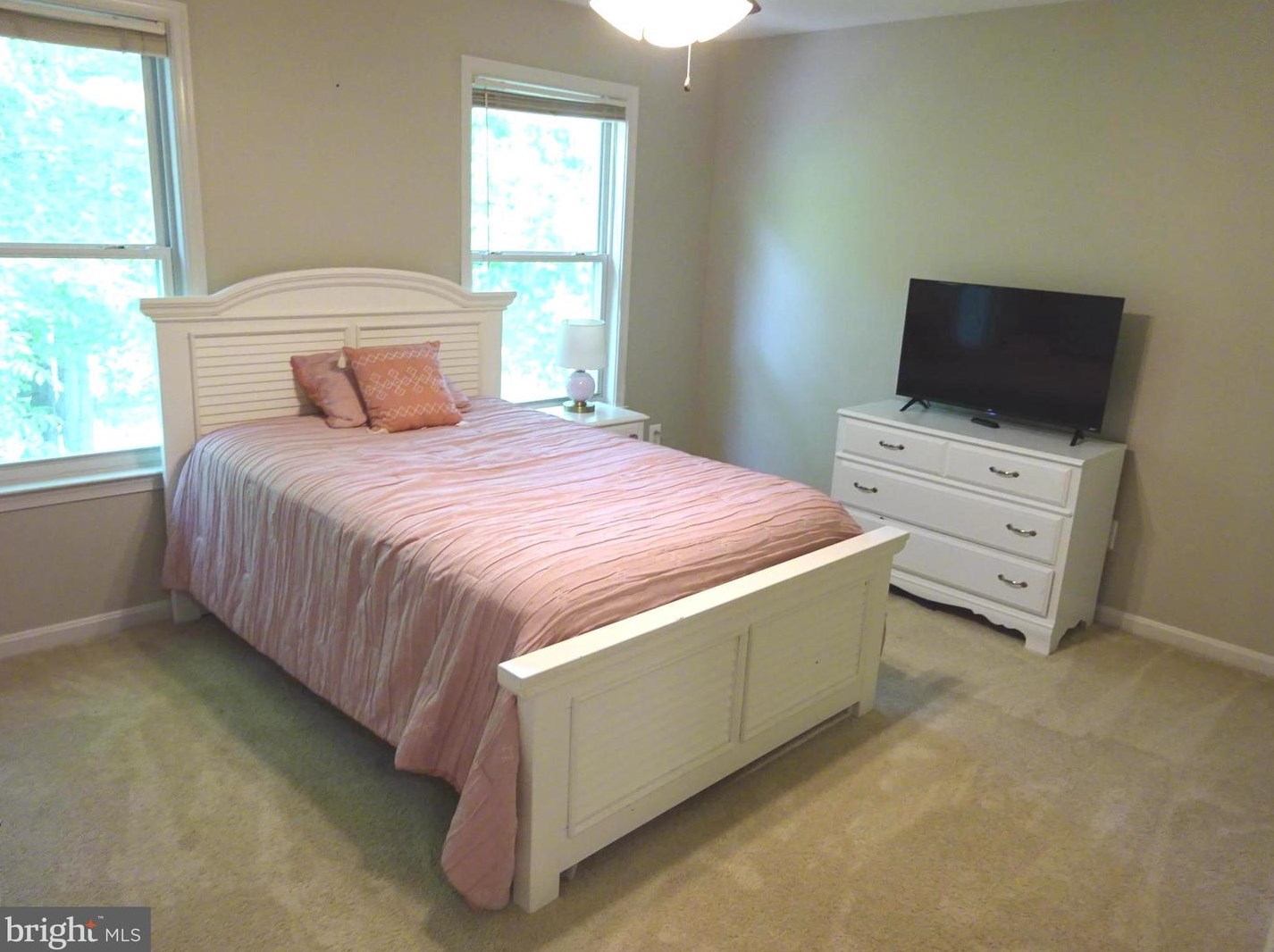 6601 Deep Hollow Ln, Manassas VA 20112-8620 exterior