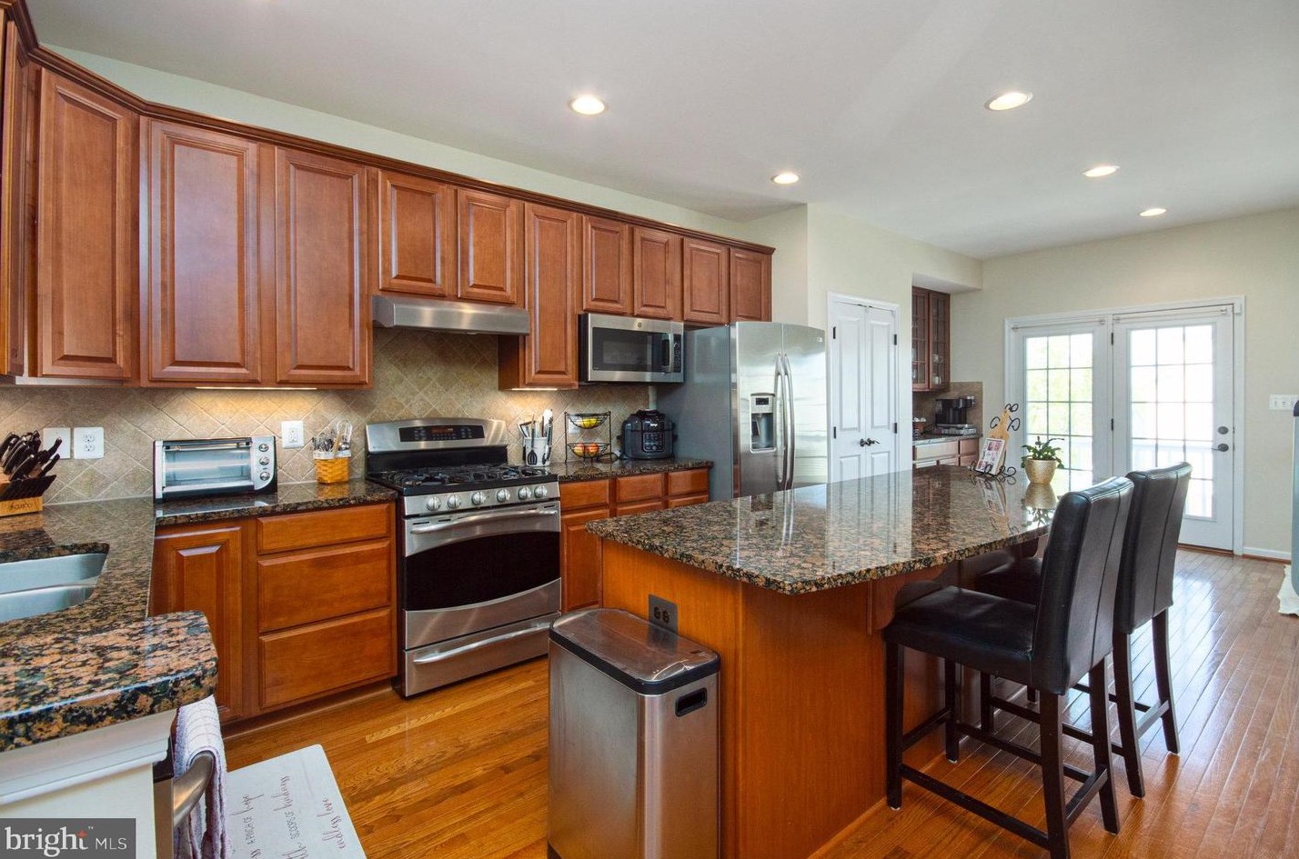 4470 Daisy Reid Ave, Woodbridge VA  22192-7805 exterior