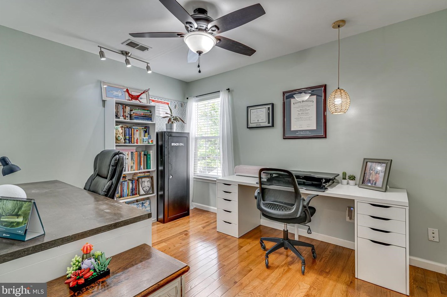 2702 Pheasant Hunt Rd, Woodbridge VA  22192-3929 exterior