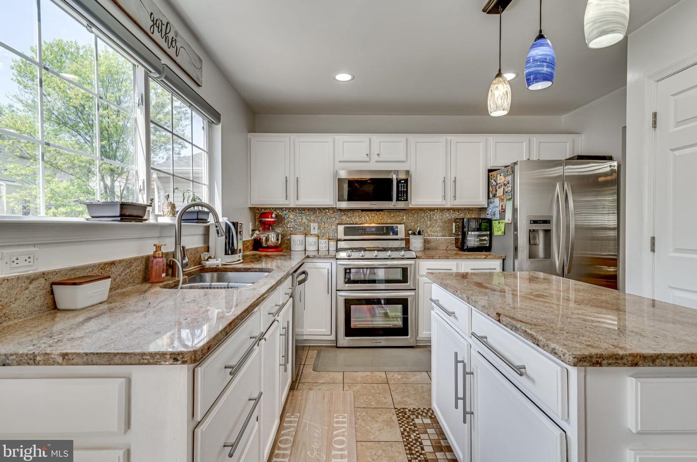 2702 Pheasant Hunt Rd, Woodbridge VA  22192-3929 exterior