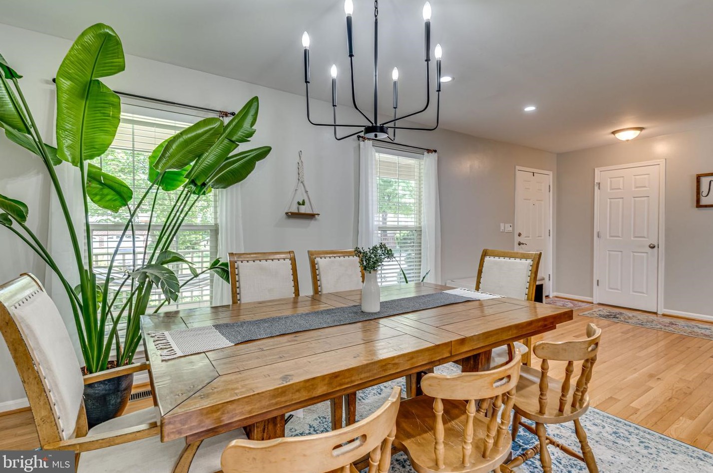 2702 Pheasant Hunt Rd, Woodbridge VA  22192-3929 exterior