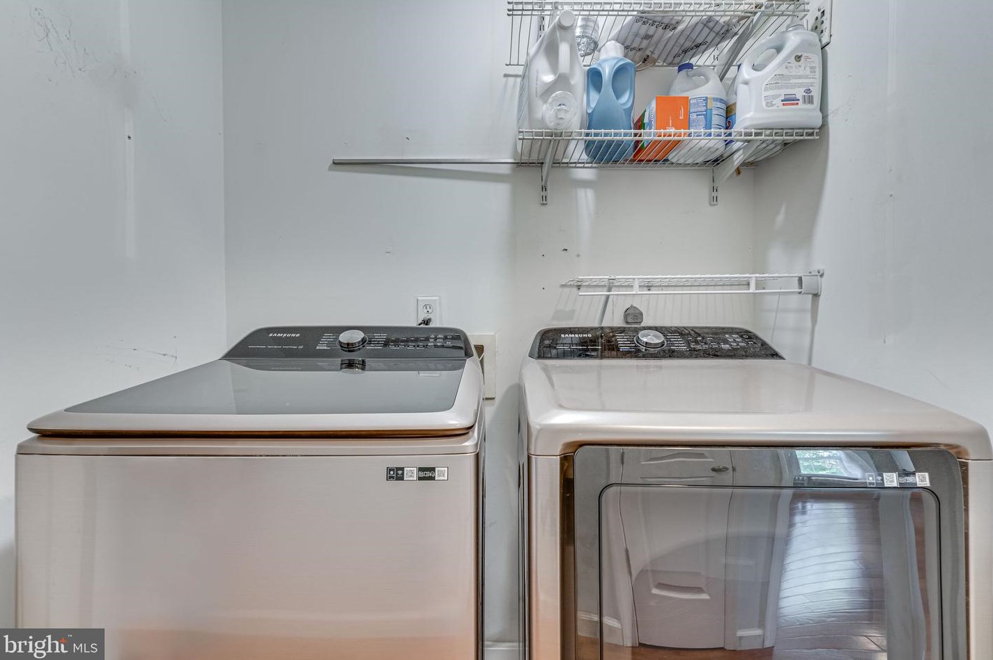 2702 Pheasant Hunt Rd, Woodbridge VA  22192-3929 exterior