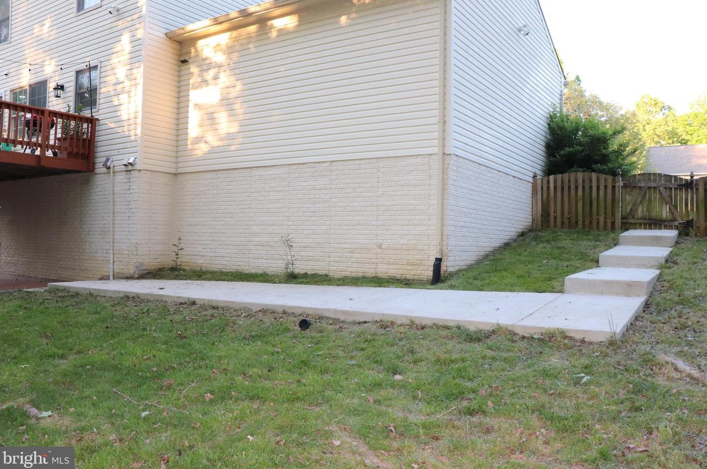 16120 Kennedy St, Woodbridge VA  22191-4500 exterior