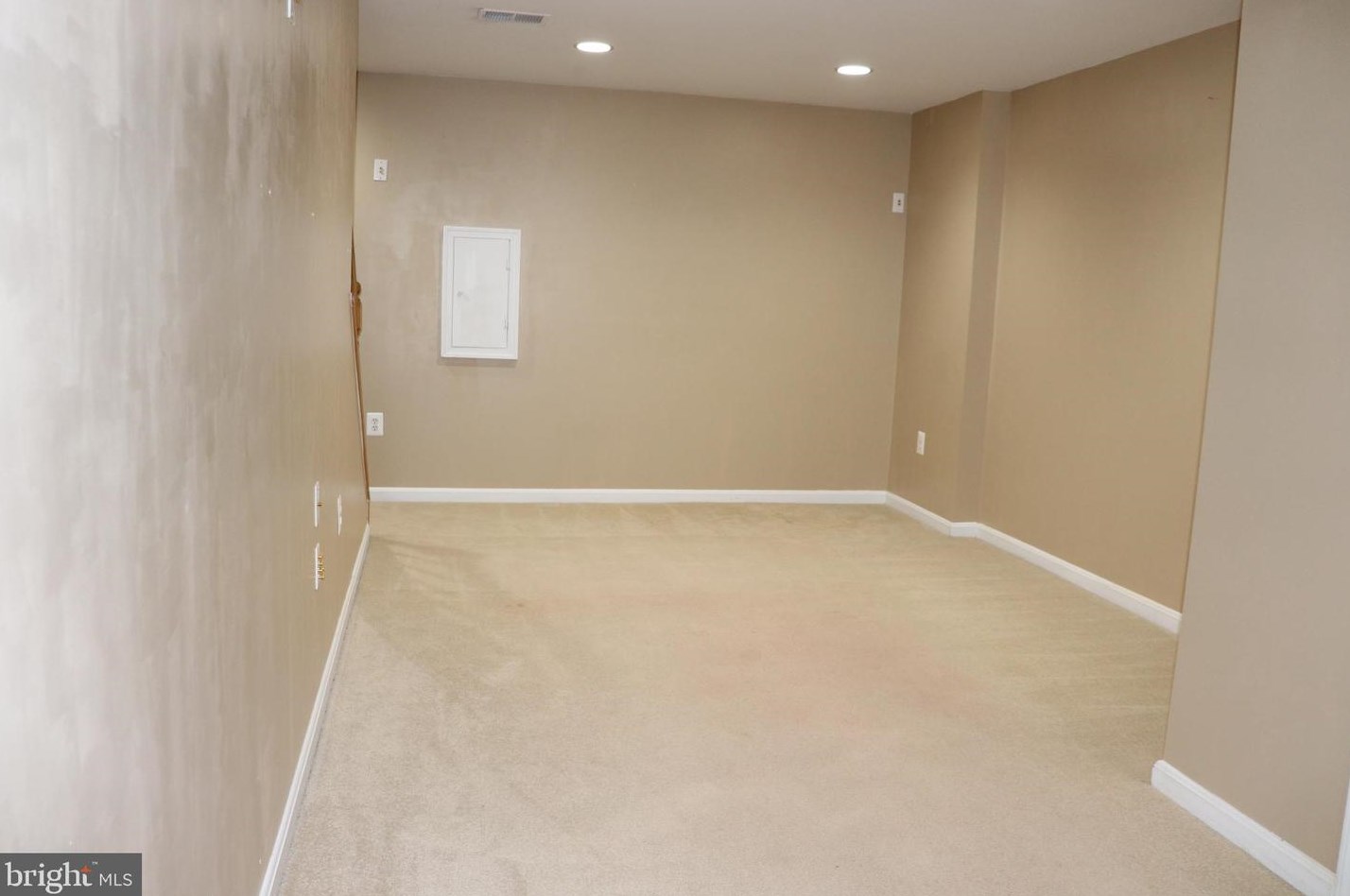 16120 Kennedy St, Woodbridge VA  22191-4500 exterior