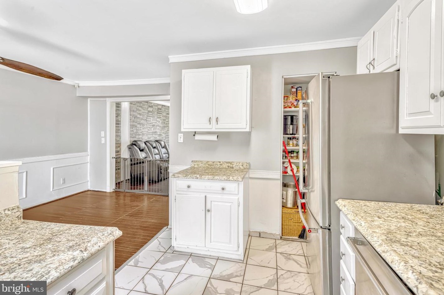 2911 Williamsburg Ct, Woodbridge VA  22191-4633 exterior