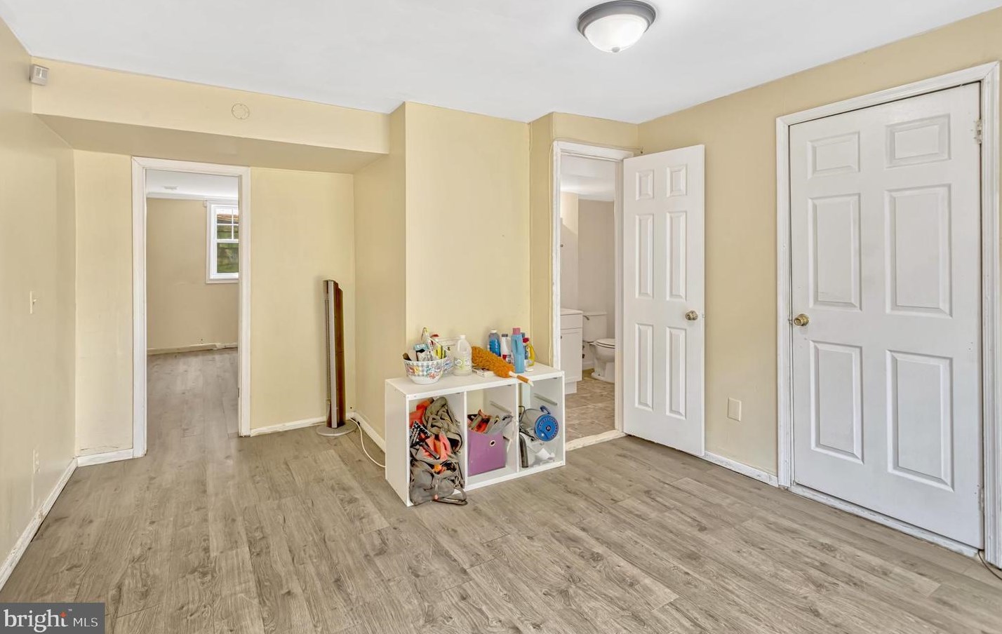 2911 Williamsburg Ct, Woodbridge VA  22191-4633 exterior