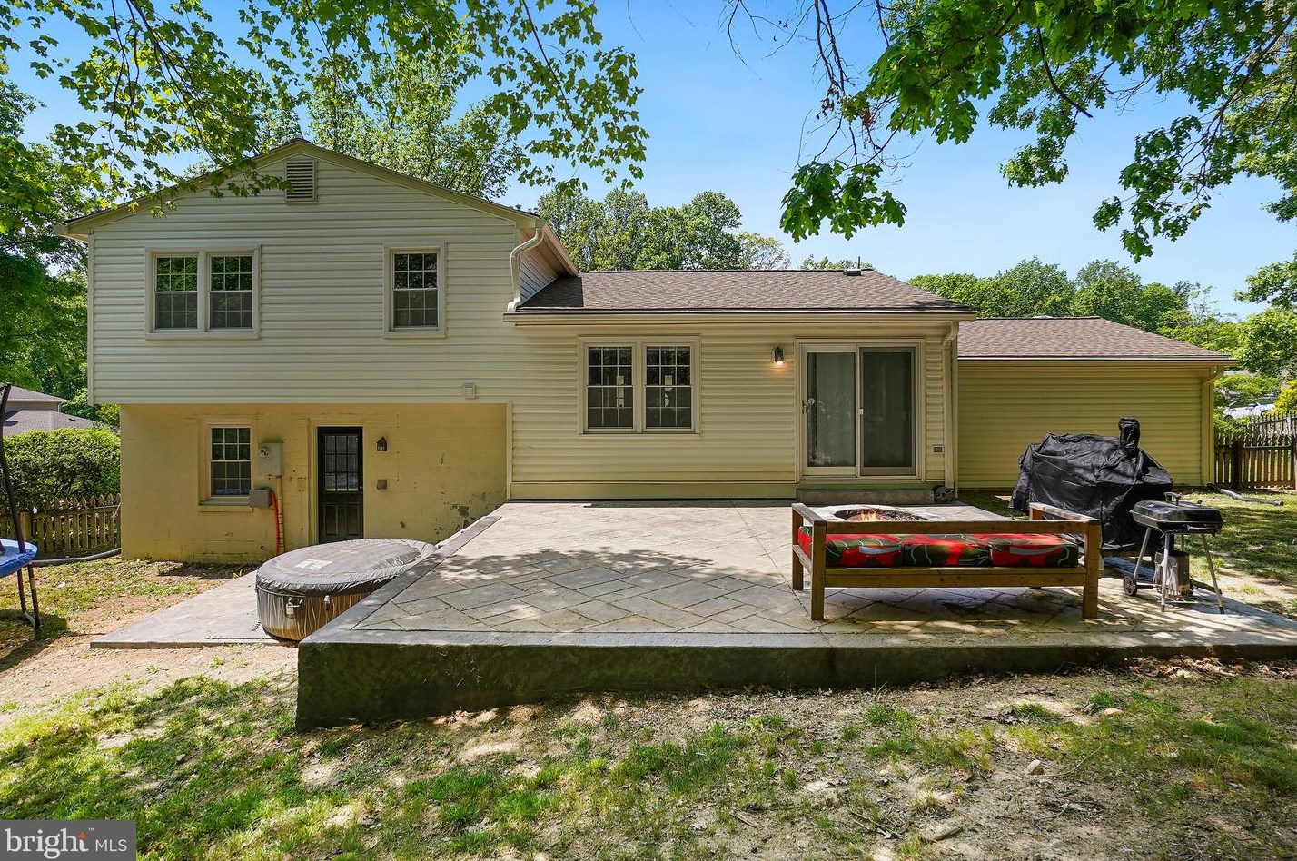 12505 Hedges Run Dr, Woodbridge VA  22192-1741 exterior