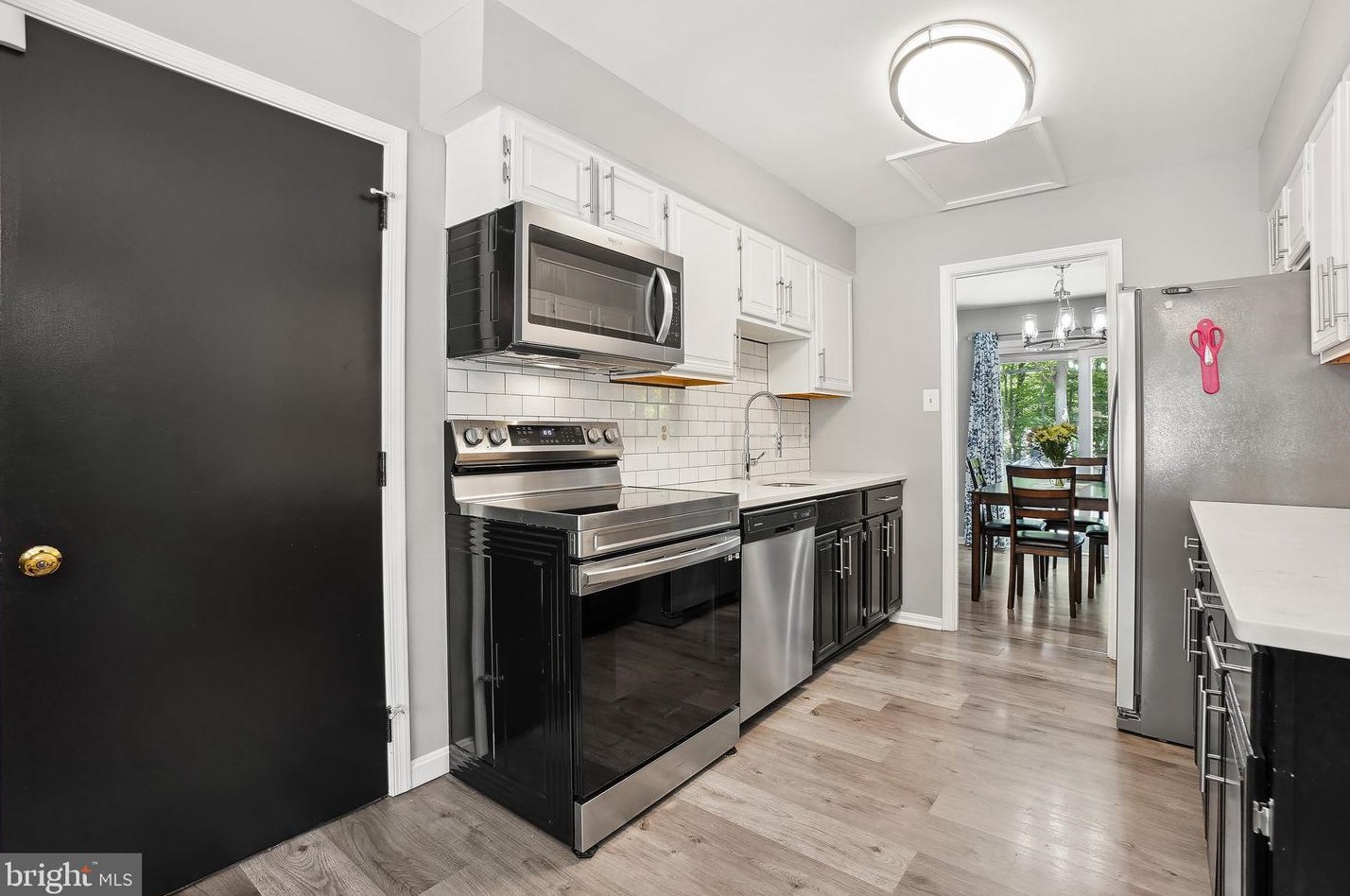 12505 Hedges Run Dr, Woodbridge VA  22192-1741 exterior