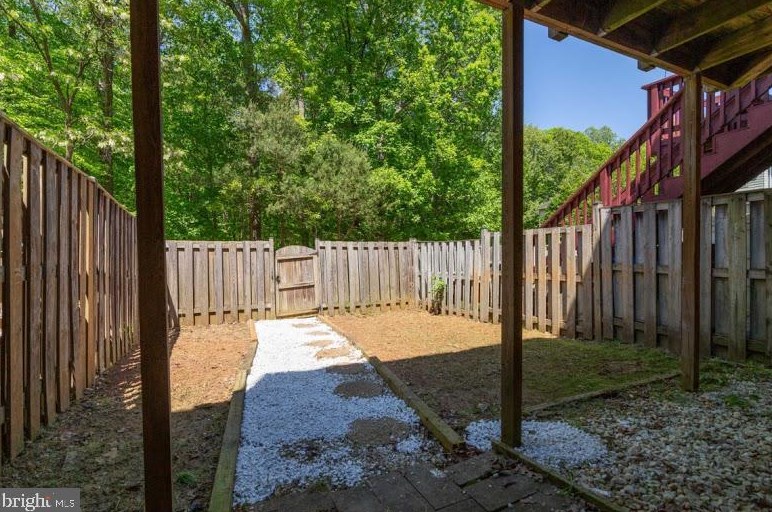 5012 Lambsgate Ln, Woodbridge VA  22193-4356 exterior