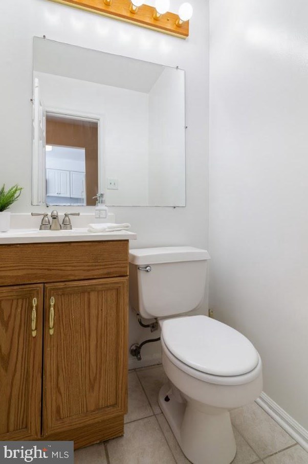 5012 Lambsgate Ln, Woodbridge VA  22193-4356 exterior