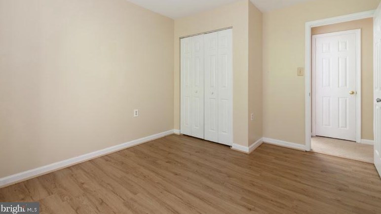 5012 Lambsgate Ln, Woodbridge VA  22193-4356 exterior