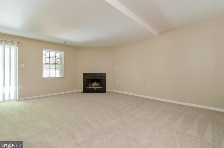 5012 Lambsgate Ln, Woodbridge VA  22193-4356 exterior