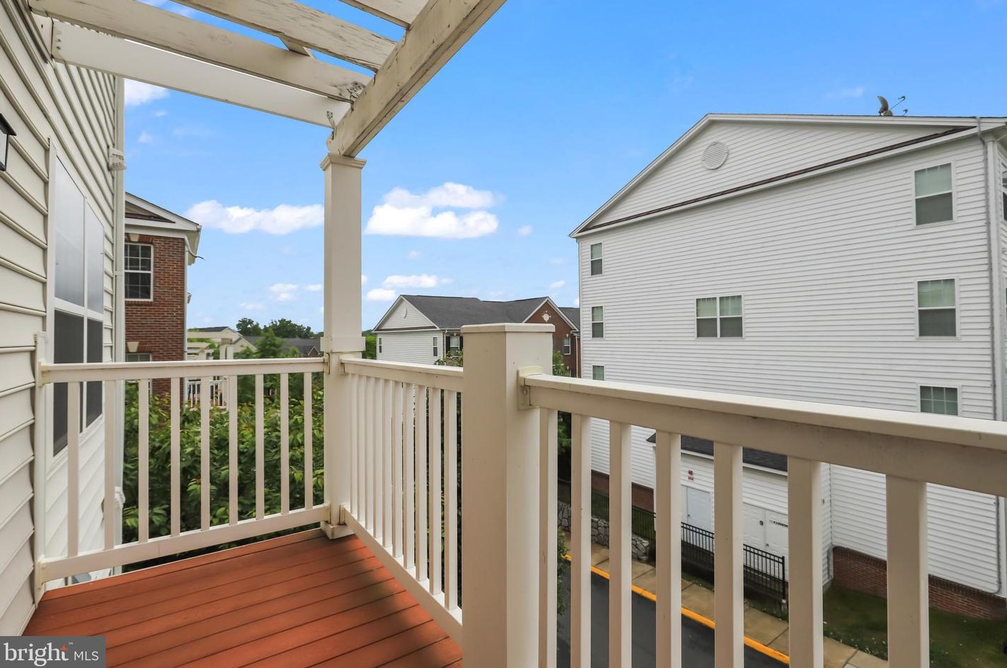 15352 Kensington Park Dr, Woodbridge VA  22191-6571 exterior