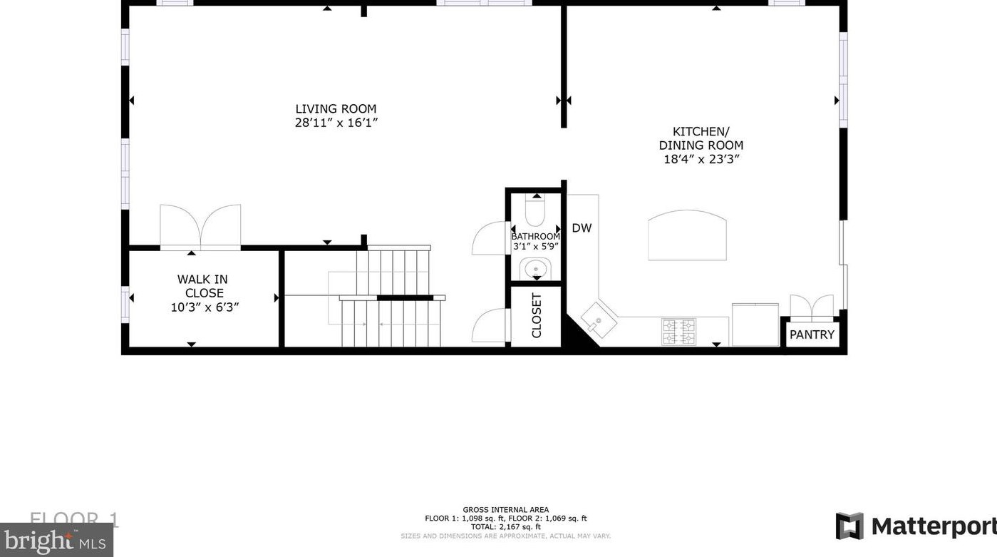 15352 Kensington Park Dr, Woodbridge VA  22191-6571 exterior