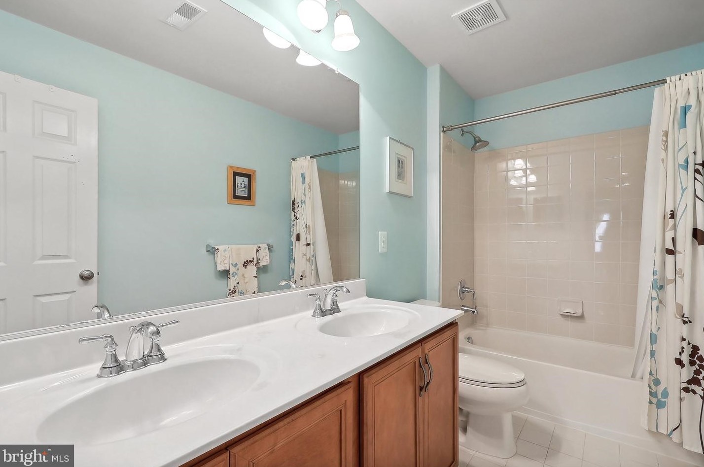 4712 Glass Mountain Way, Haymarket VA  20169-8146 exterior