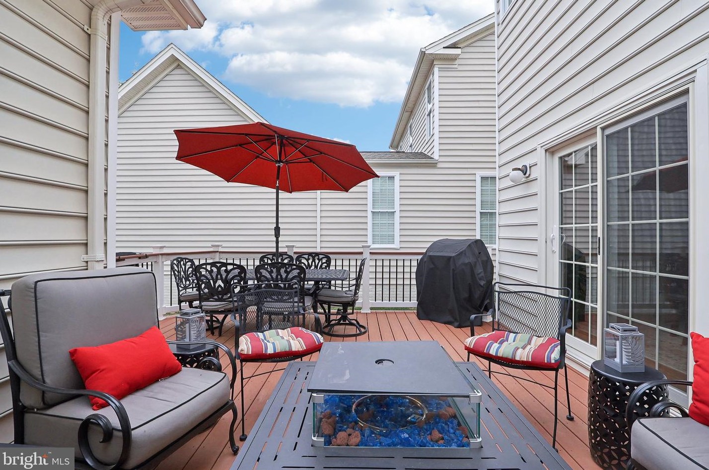 4712 Glass Mountain Way, Haymarket VA  20169-8146 exterior