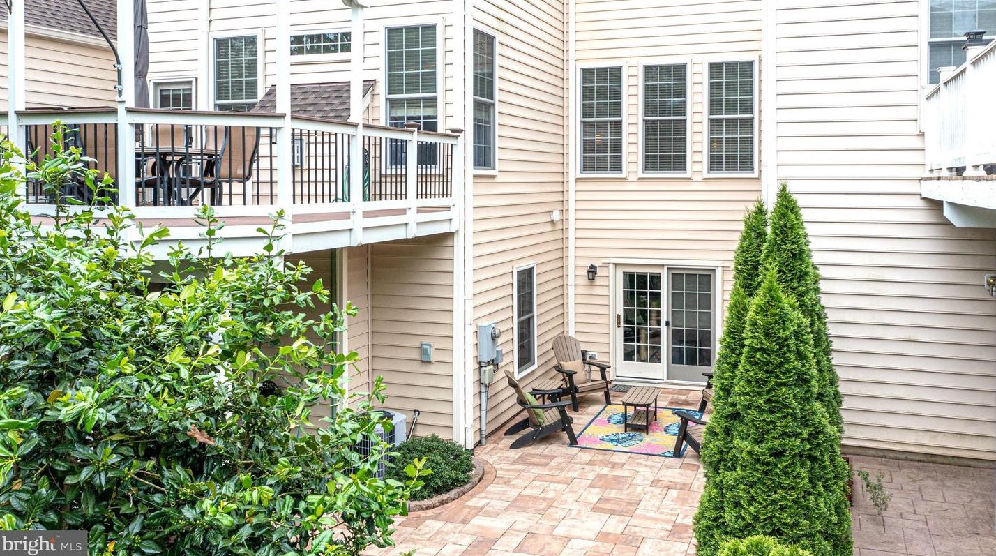15752 Cool Spring Dr, Haymarket VA  20169-5419 exterior