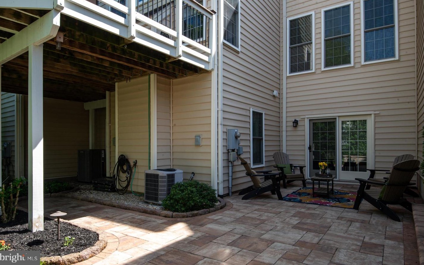 15752 Cool Spring Dr, Haymarket VA  20169-5419 exterior