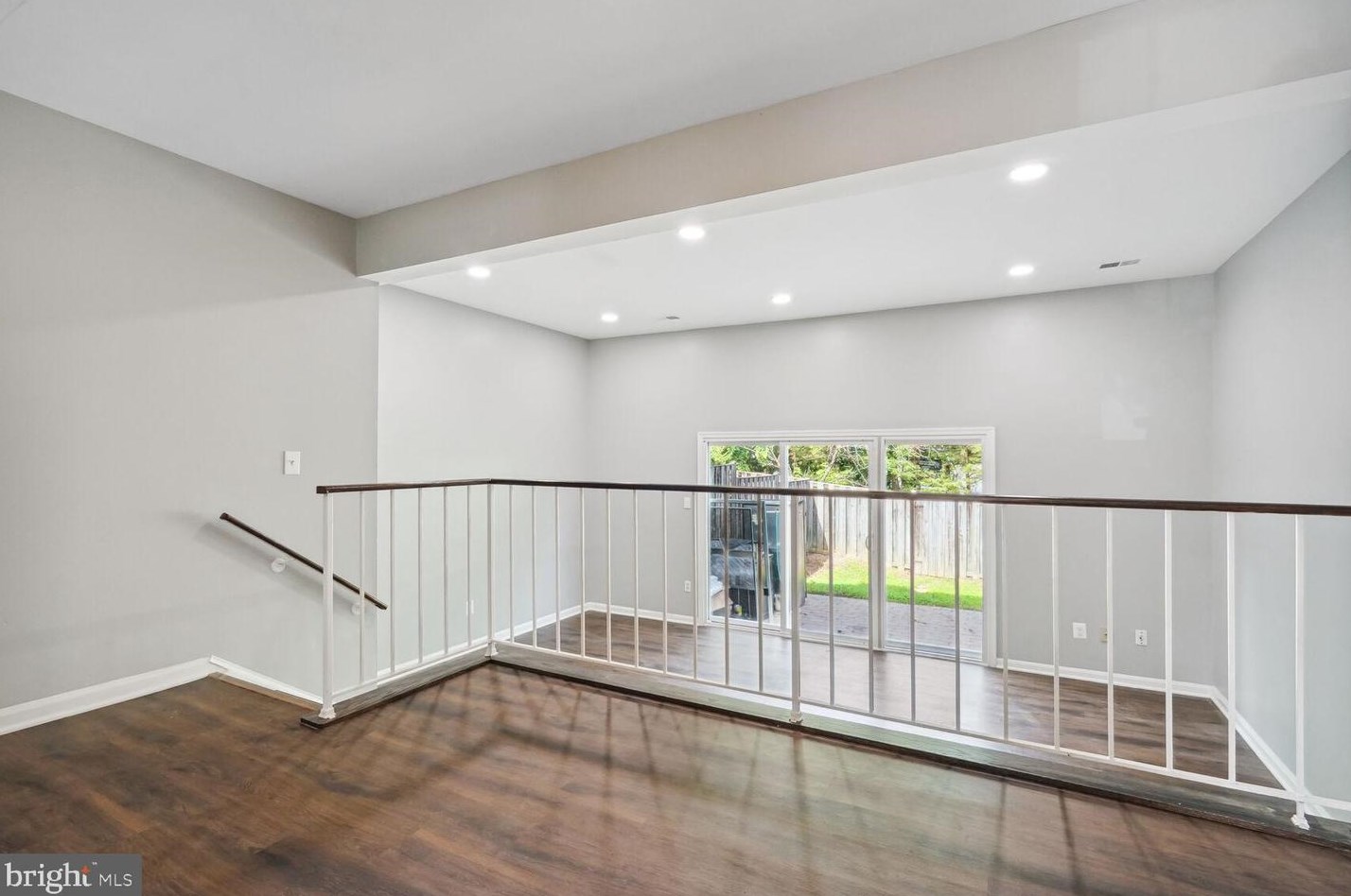 2094 Pilgrim Dr, Woodbridge VA  22192-2319 exterior