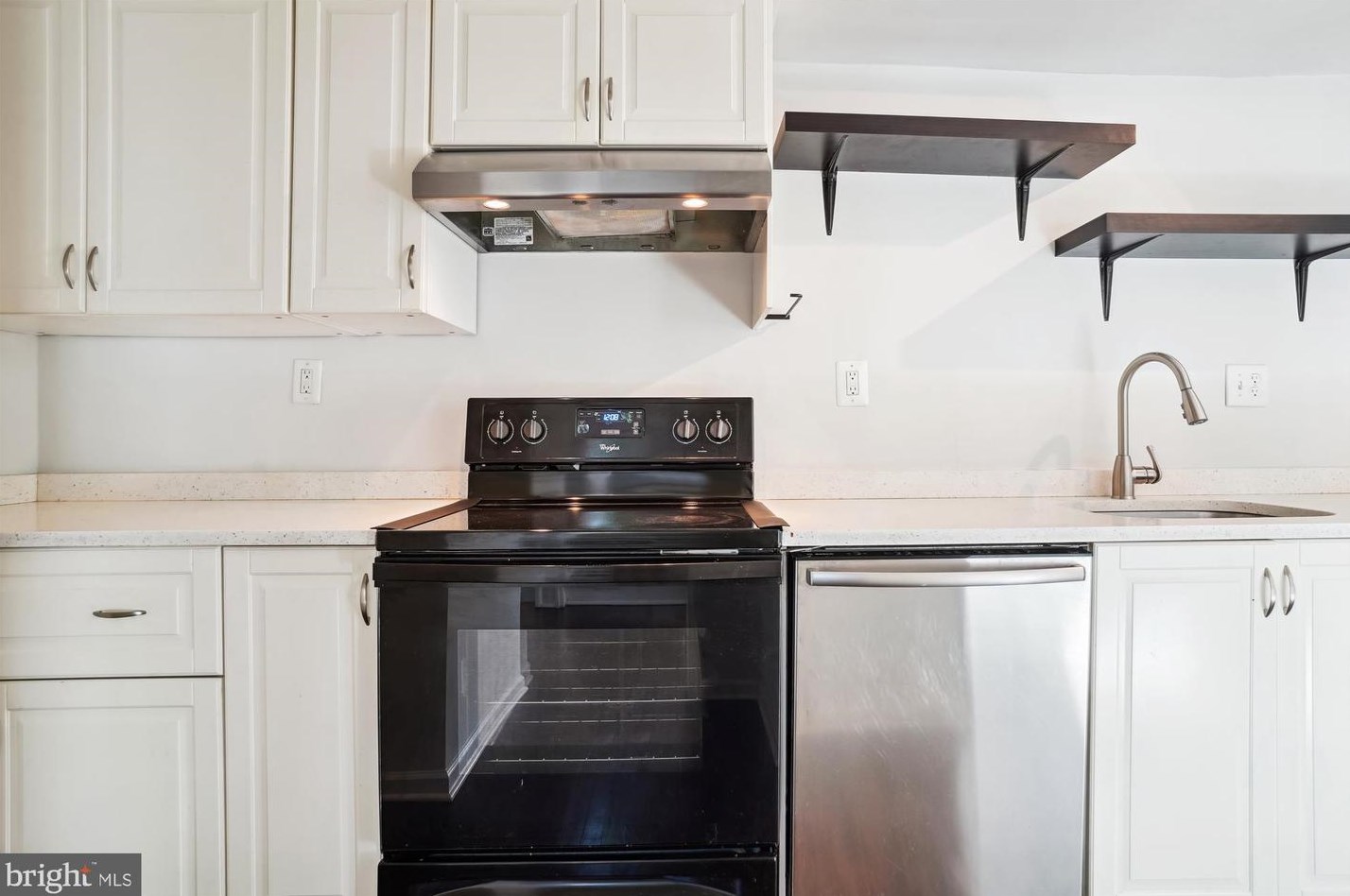 13185 Putnam Cir, Woodbridge VA  22191-1028 exterior