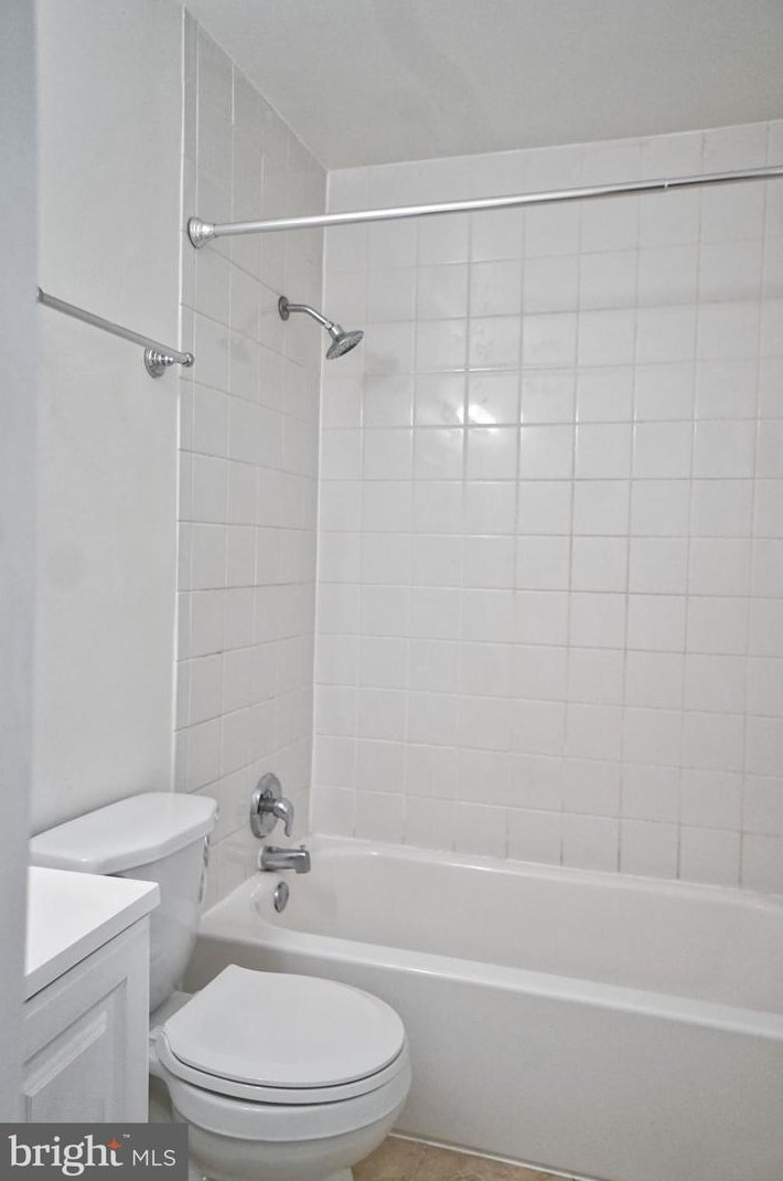 14897 Cordell Ave, Woodbridge VA  22193-1909 exterior