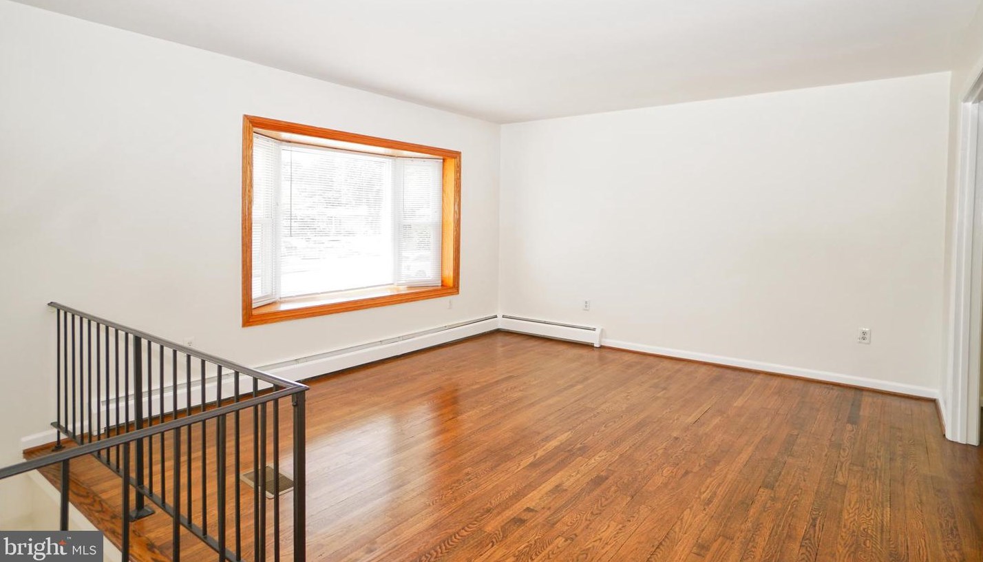 14897 Cordell Ave, Woodbridge VA  22193-1909 exterior