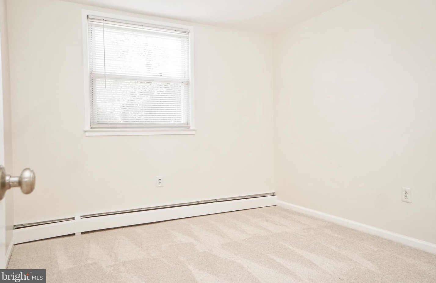 14897 Cordell Ave, Woodbridge VA  22193-1909 exterior