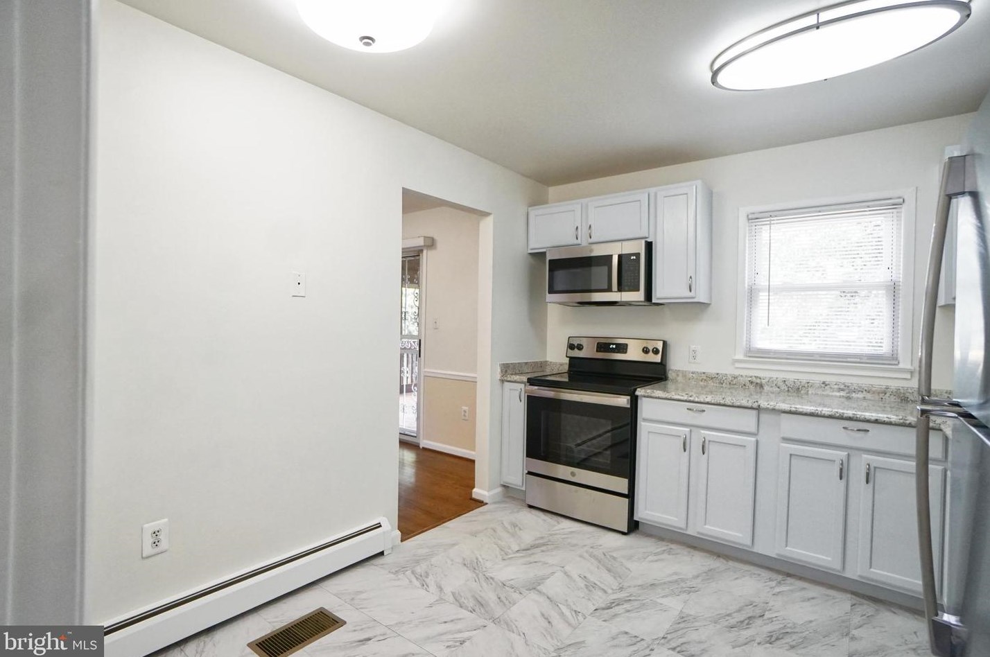 14897 Cordell Ave, Woodbridge VA  22193-1909 exterior