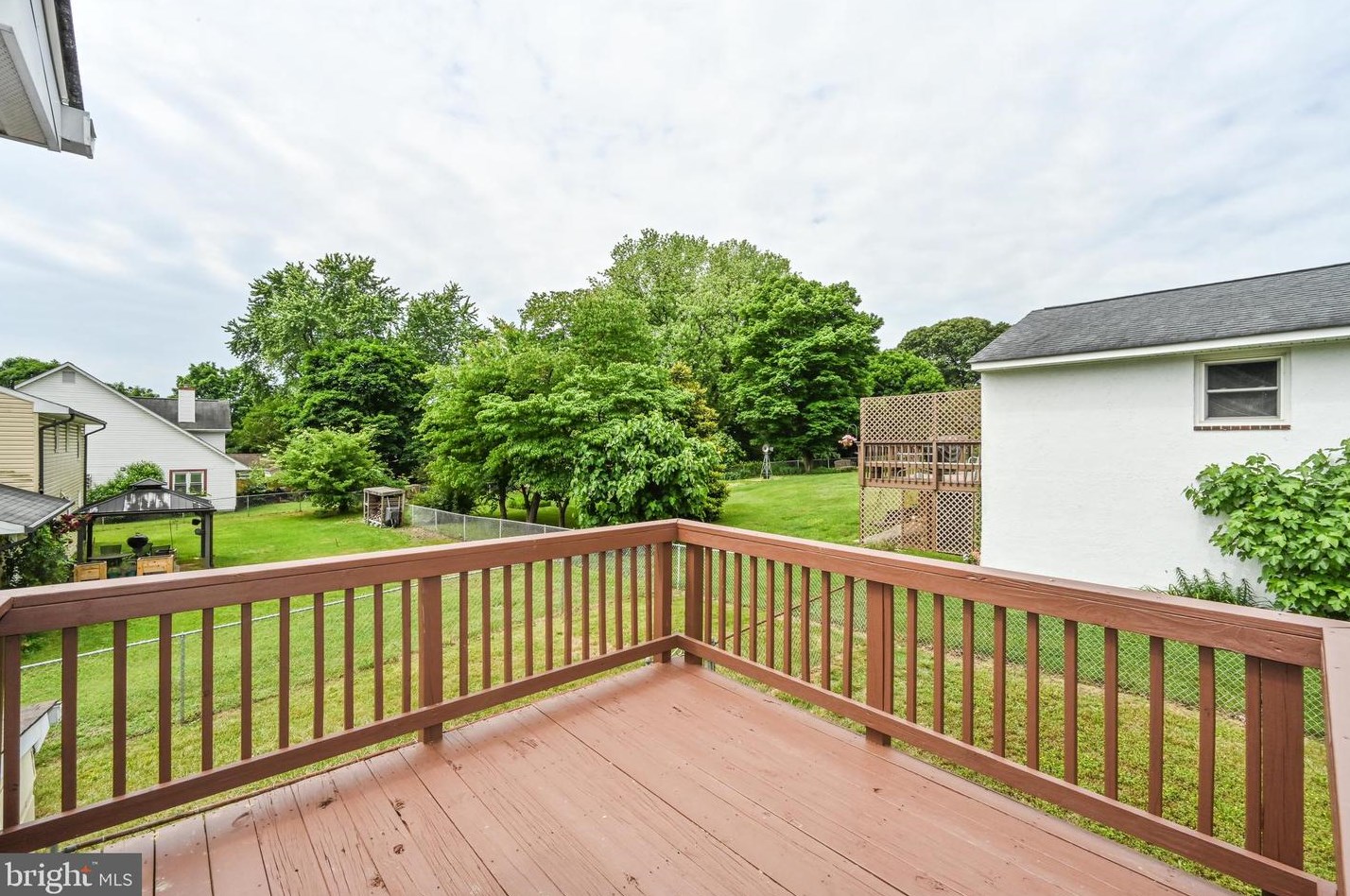 1501 Woodside Dr, Woodbridge VA  22191-3040 exterior