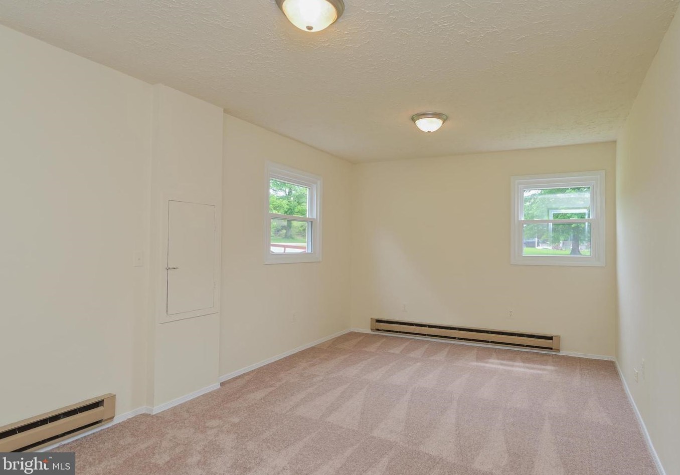 1501 Woodside Dr, Woodbridge VA  22191-3040 exterior