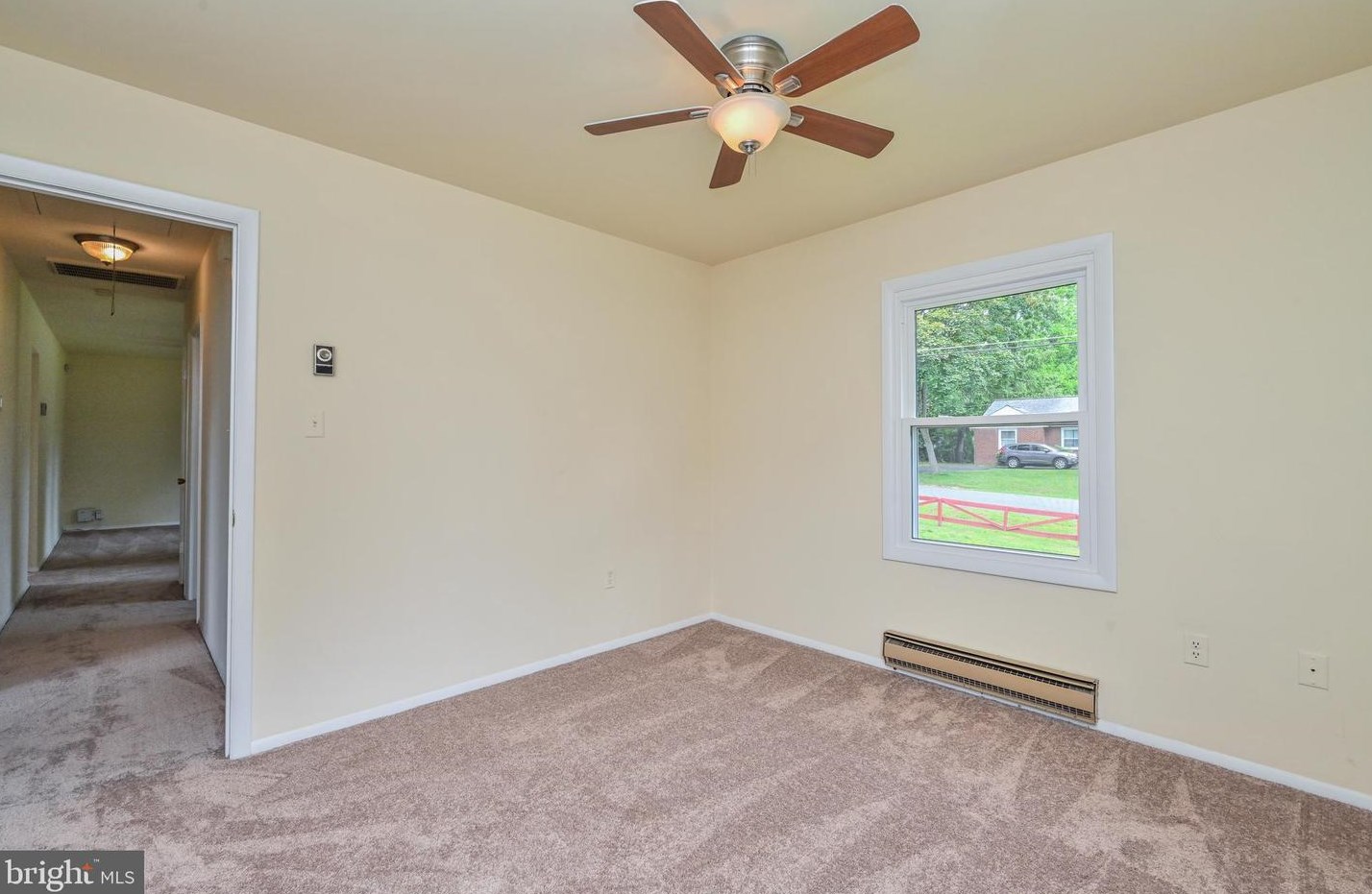 1501 Woodside Dr, Woodbridge VA  22191-3040 exterior