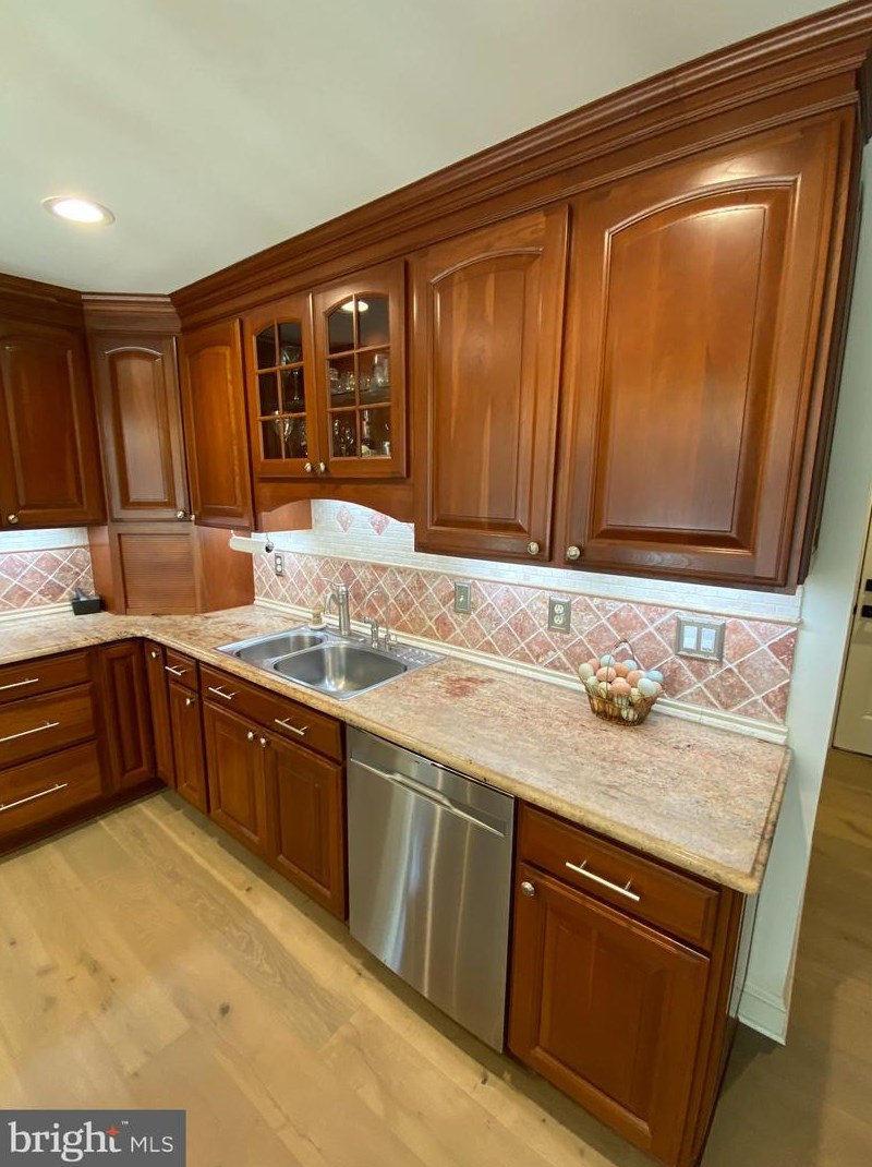 13071 Pershing Dr, Manassas VA  20112-3694 exterior