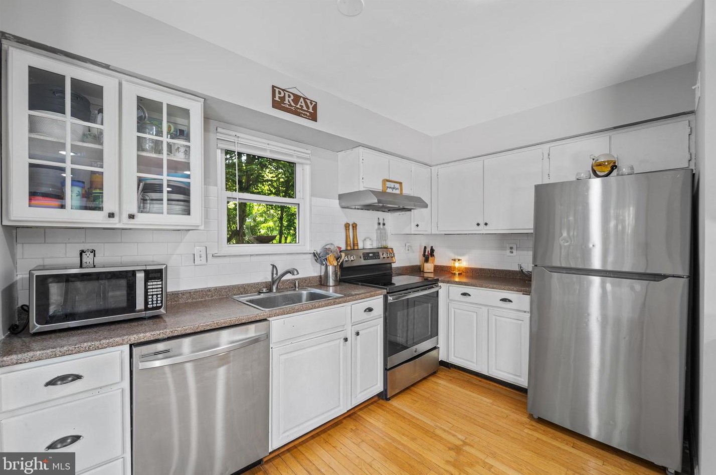 15199 Valley Stream Dr, Woodbridge VA  exterior
