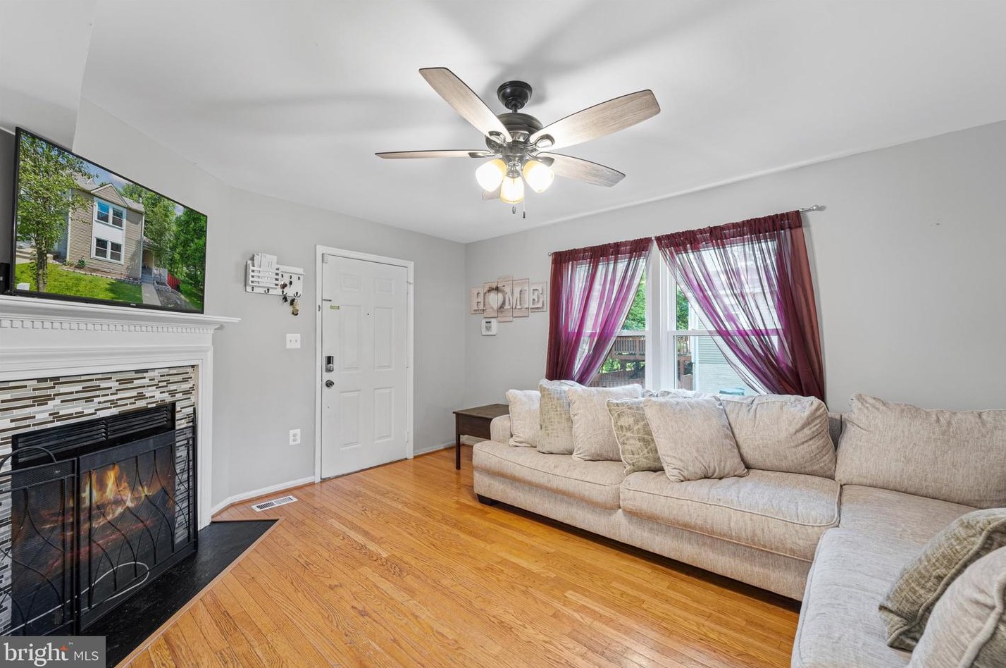 15199 Valley Stream Dr, Woodbridge VA  exterior