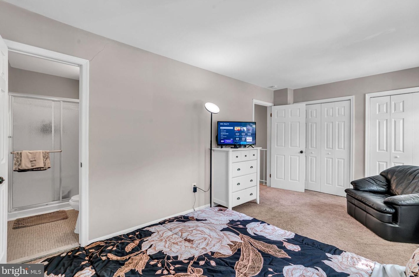 1919 Mariner Ln, Woodbridge VA  22192-2329 exterior