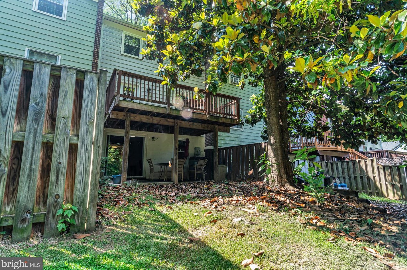 1919 Mariner Ln, Woodbridge VA  22192-2329 exterior