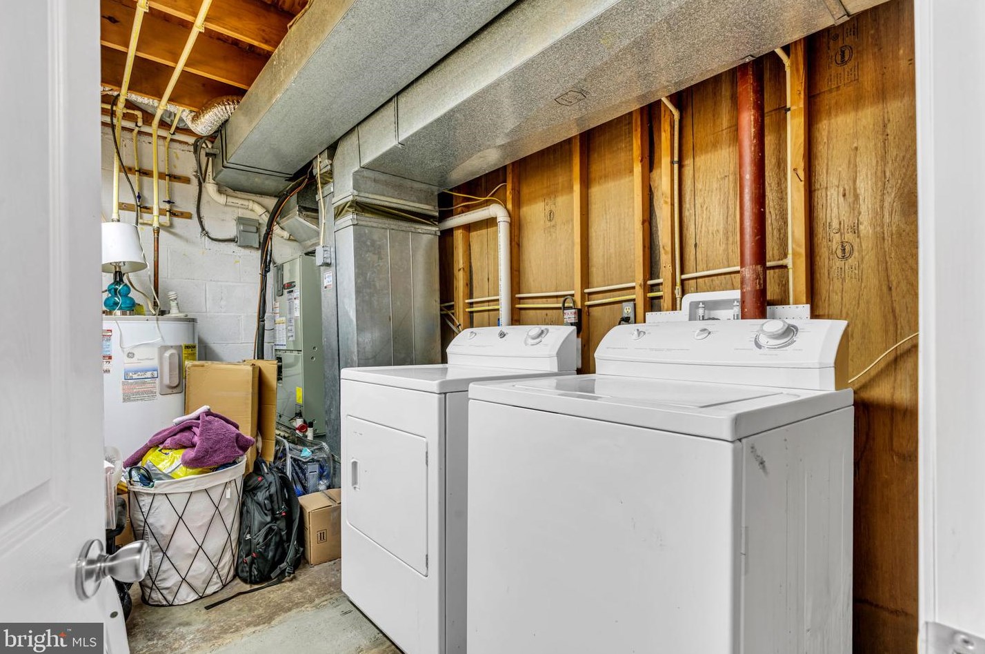 1919 Mariner Ln, Woodbridge VA  22192-2329 exterior