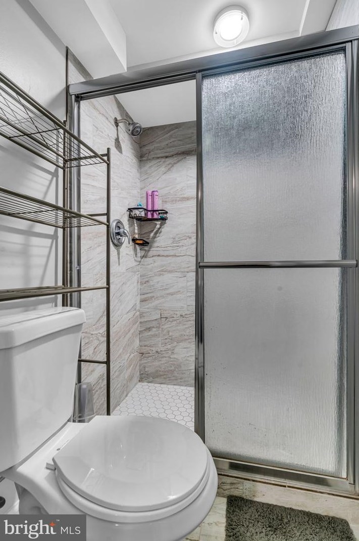 1919 Mariner Ln, Woodbridge VA  22192-2329 exterior